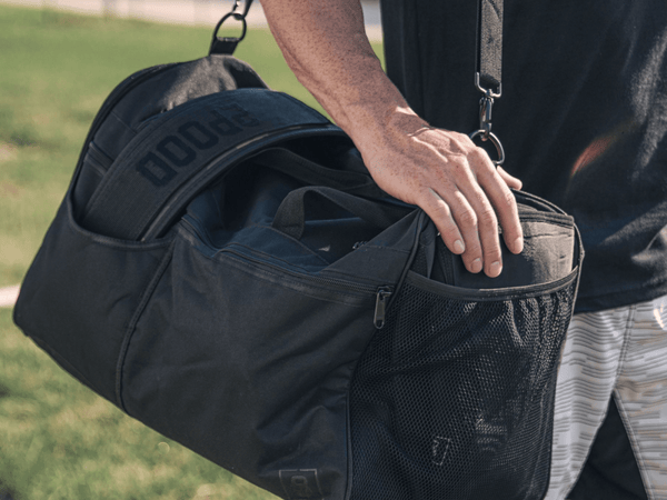 Gym bag best sale with belt holder
